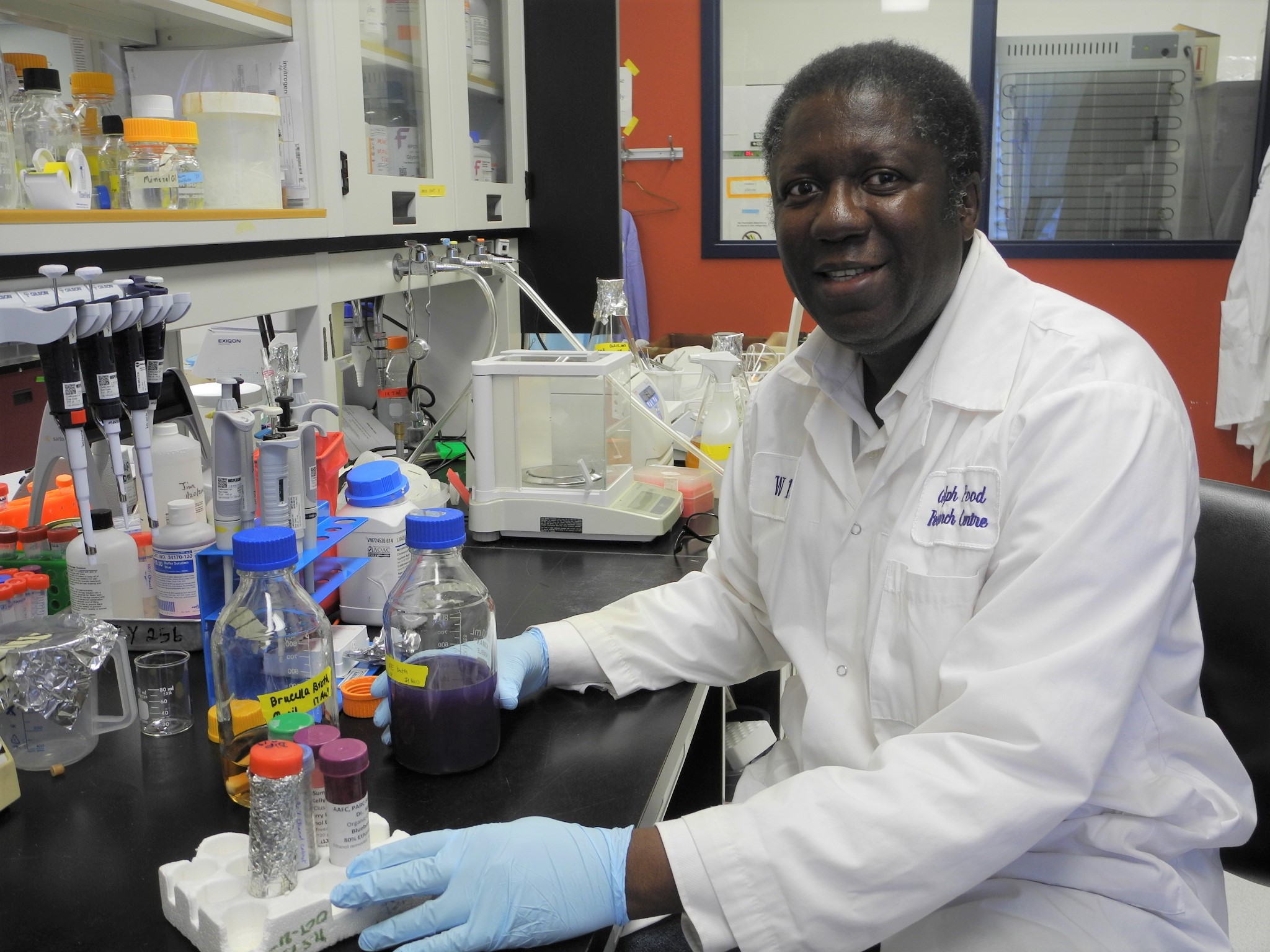 Dr. Moussa Diarra in the Guelph AAFC laboratory