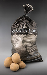 Un sac lustré de 5 lb de pommes de terre portant une étiquette Canada Gold.